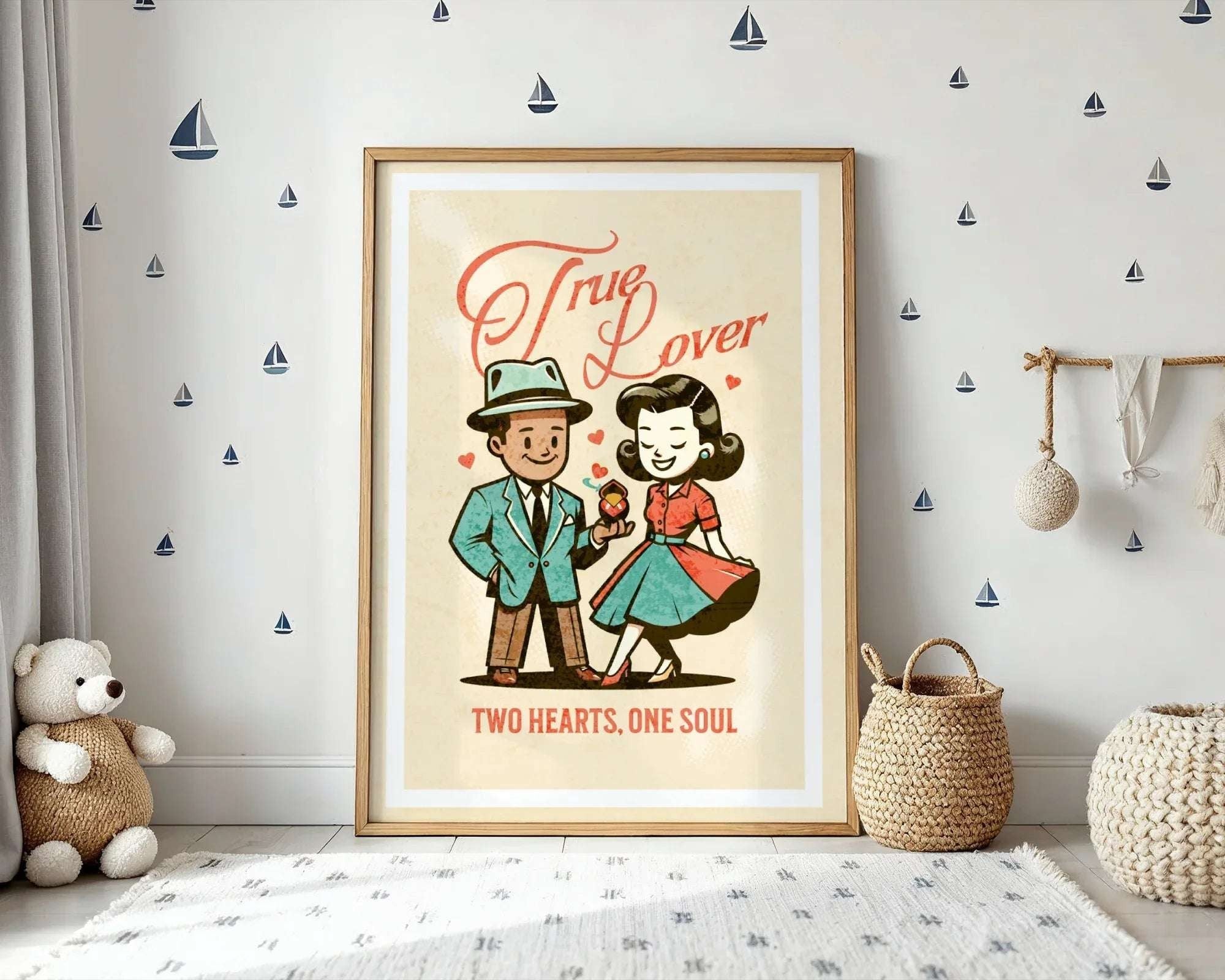 Affiche True Lover, art rétro couple amoureux, décoration vintage k1qbj8-tb.myshopify.com affiche rétro amoureuse, affiche rétro True Lover, affiche rétro élégante, affiche vintage amour, affiche vintage couple, art rétro années 50, art rétro couple amoureux, art rétro pour salon, cadeau couple rétro, décoration romantique, décoration rétro romantique, décoration vintage rétro, poster rétro amoureux