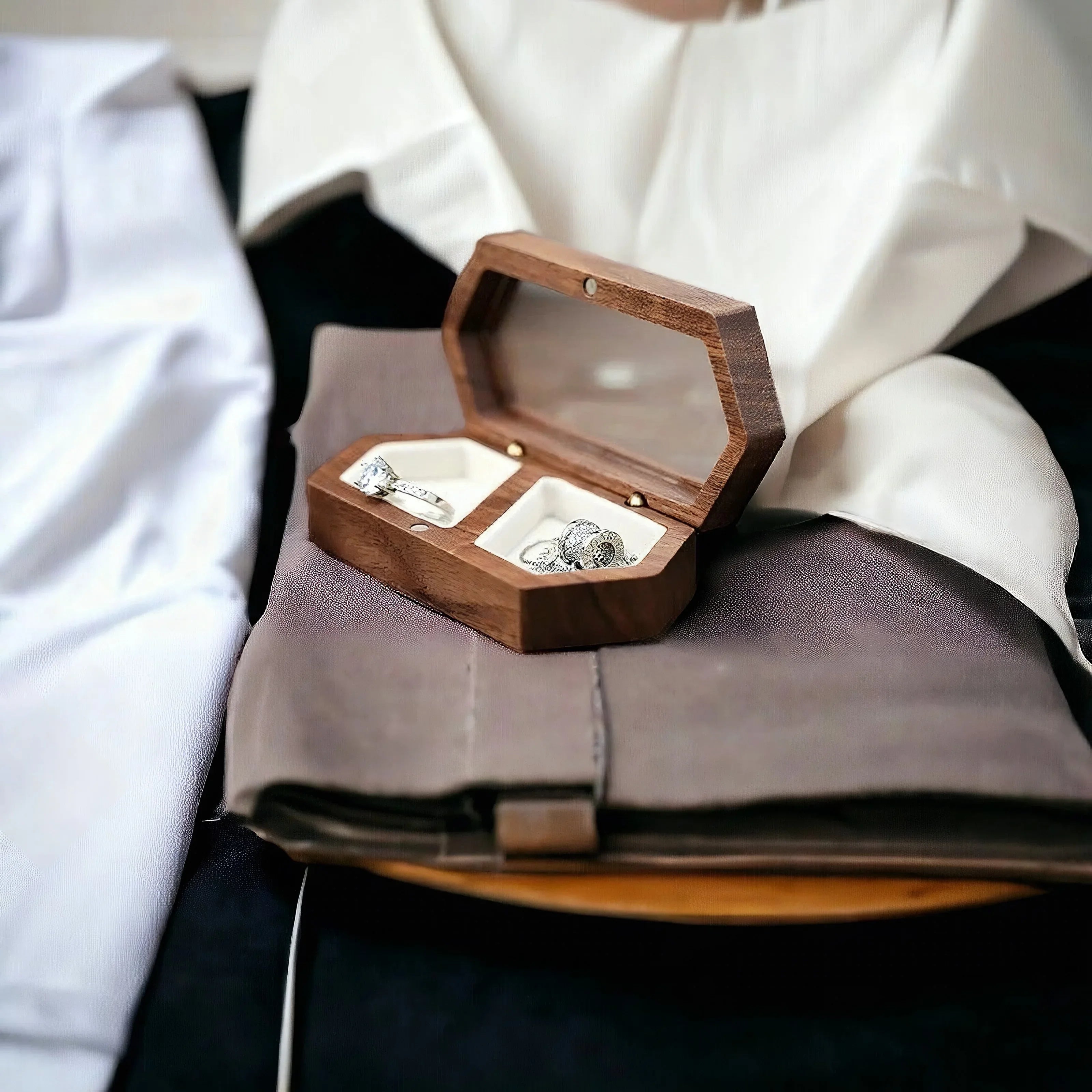 Boîte de bague personnalisée F.Shelby en bois – alliance mariage chic - Roaring 20s Paris