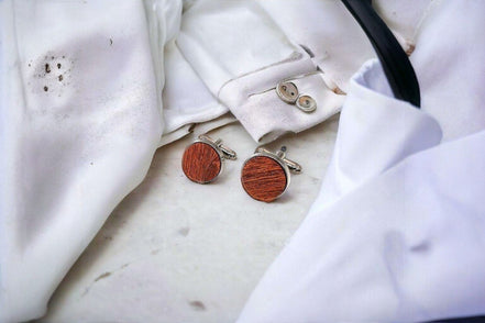 Boutons de manchette personnalisés James Shelby – idée cadeau mariage k1qbj8-tb.myshopify.com accessoire costume idée cadeau, bouton de manchette bois, bouton de manchette elegant, bouton de manchette gravés, bouton de manchette homme, bouton de manchette luxe, bouton de manchette mariage, bouton de manchette rond, bouton manchette de manches, bouton manchette personnalisé, cadeau anniversaire mariage, cadeau inoubliable pour chéri, idée cadeau pour son copain