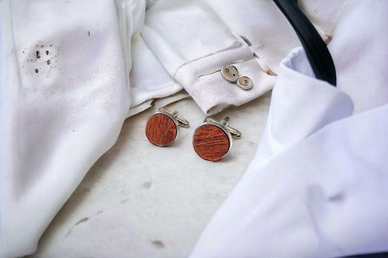 Boutons de manchette personnalisés James Shelby – idée cadeau mariage k1qbj8-tb.myshopify.com accessoire costume idée cadeau, bouton de manchette bois, bouton de manchette elegant, bouton de manchette gravés, bouton de manchette homme, bouton de manchette luxe, bouton de manchette mariage, bouton de manchette rond, bouton manchette de manches, bouton manchette personnalisé, cadeau anniversaire mariage, cadeau inoubliable pour chéri, idée cadeau pour son copain