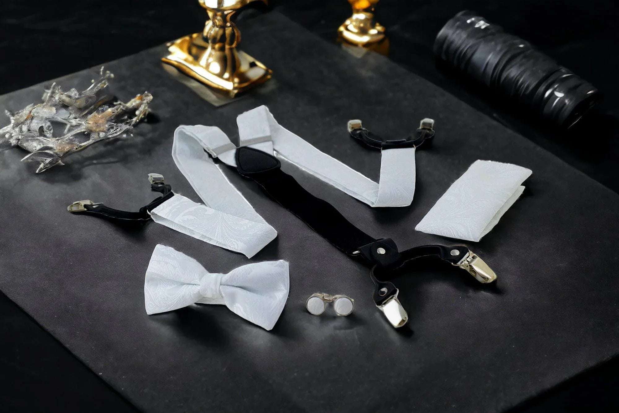 Bretelles bouton vintage Nath Shelby – homme et femme élégant k1qbj8-tb.myshopify.com Bretelles accordéon à bouton, Bretelles avec motif à pois, Bretelles costume de mariage, Bretelles crochet ajustable, Bretelles fines pour robe idée, bretelles homme large bûcheron, bretelles personnalisée cadeau, Bretelles pour chemise pince, mariage boheme chic costume, objet personnalisé offrir idée, tenue mariage garcon honneur, tenue mariage homme civil, tenue témoin mariage costume