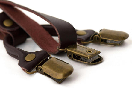 Bretelles en cuir D.Gray – style vintage pour costume de mariage k1qbj8-tb.myshopify.com Bretelles accordéon à bouton, Bretelles avec motif à pois, Bretelles costume de mariage, Bretelles crochet ajustable, Bretelles fines pour robe idée, bretelles homme large bûcheron, bretelles personnalisée cadeau, Bretelles pour chemise pince, mariage boheme chic costume, objet personnalisé offrir idée, tenue mariage garcon honneur, tenue mariage homme civil, tenue témoin mariage costume