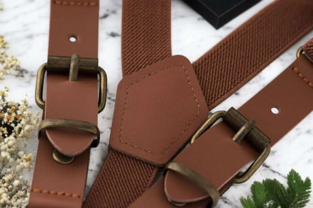 Bretelles en cuir Shelby marron – homme ou femme, style rétro chic k1qbj8-tb.myshopify.com Bretelles costume de mariage, Bretelles crochet ajustable, bretelles en cuir femme, Bretelles fines pour robe idée, bretelles homme chemise, bretelles homme large bûcheron, bretelles larges marron, bretelles personnalisée cadeau, mariage boheme chic costume, objet personnalisé offrir idée, tenue mariage garcon honneur, tenue mariage homme civil, tenue témoin mariage costume