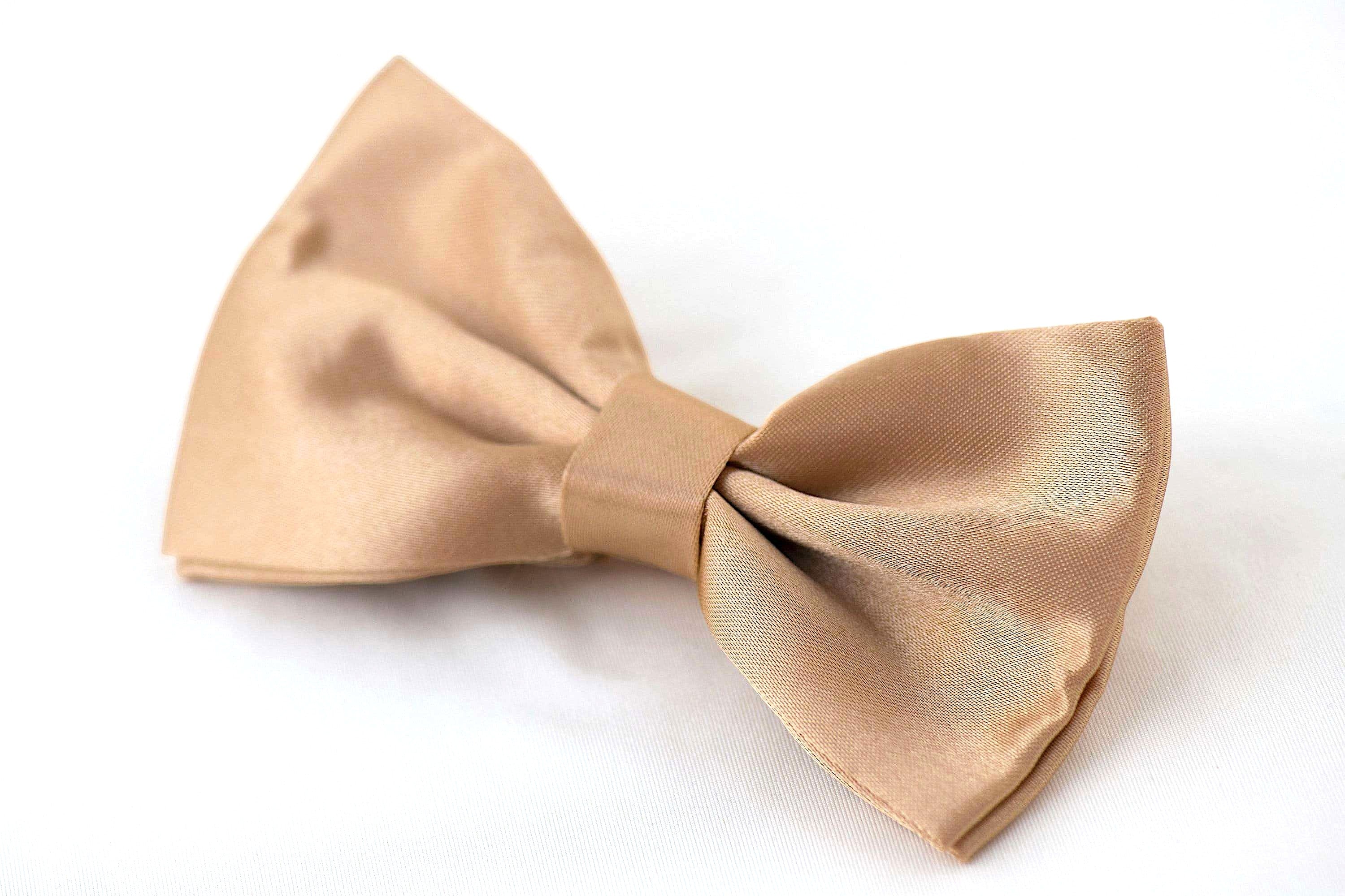 Bretelles et nœud papillon Beige Shelby – kit enfant et adulte vintage k1qbj8-tb.myshopify.com Bretelles accordéon à bouton, Bretelles avec motif à pois, Bretelles costume de mariage, Bretelles crochet ajustable, bretelles enfant costume idée, bretelles enfant mariage idée, Bretelles fines pour robe idée, bretelles homme large bûcheron, bretelles personnalisée cadeau, Bretelles pour chemise pince, mariage boheme chic costume, objet personnalisé offrir idée, tenue mariage homme civil
