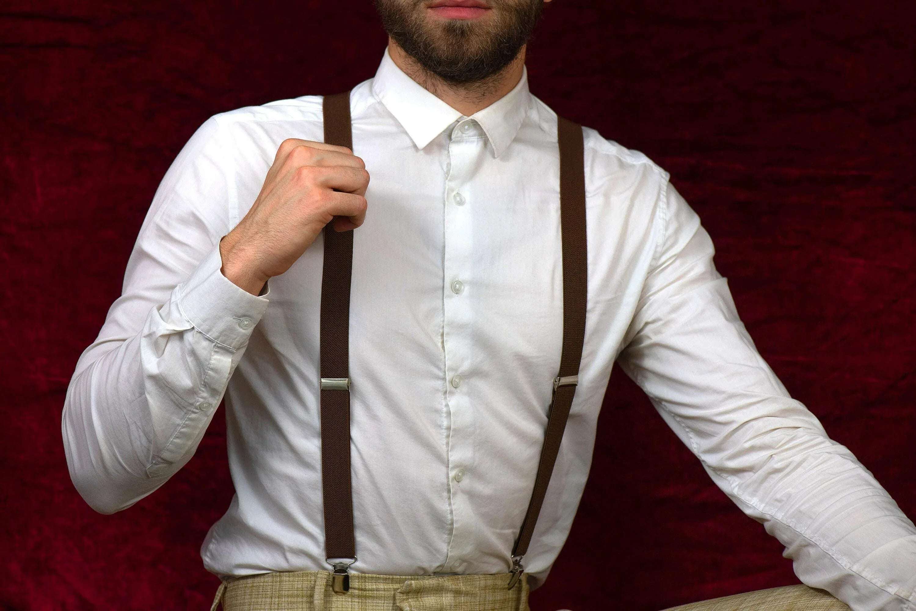 Bretelles marron Shelby – kit mariage rétro chic enfant adulte k1qbj8-tb.myshopify.com Bretelles accordéon à bouton, Bretelles avec motif à pois, Bretelles costume de mariage, Bretelles crochet ajustable, bretelles enfant costume idée, bretelles enfant mariage idée, Bretelles fines pour robe idée, bretelles homme large bûcheron, bretelles personnalisée cadeau, Bretelles pour chemise pince, mariage boheme chic costume, tenue mariage homme civil, tenue témoin mariage costume