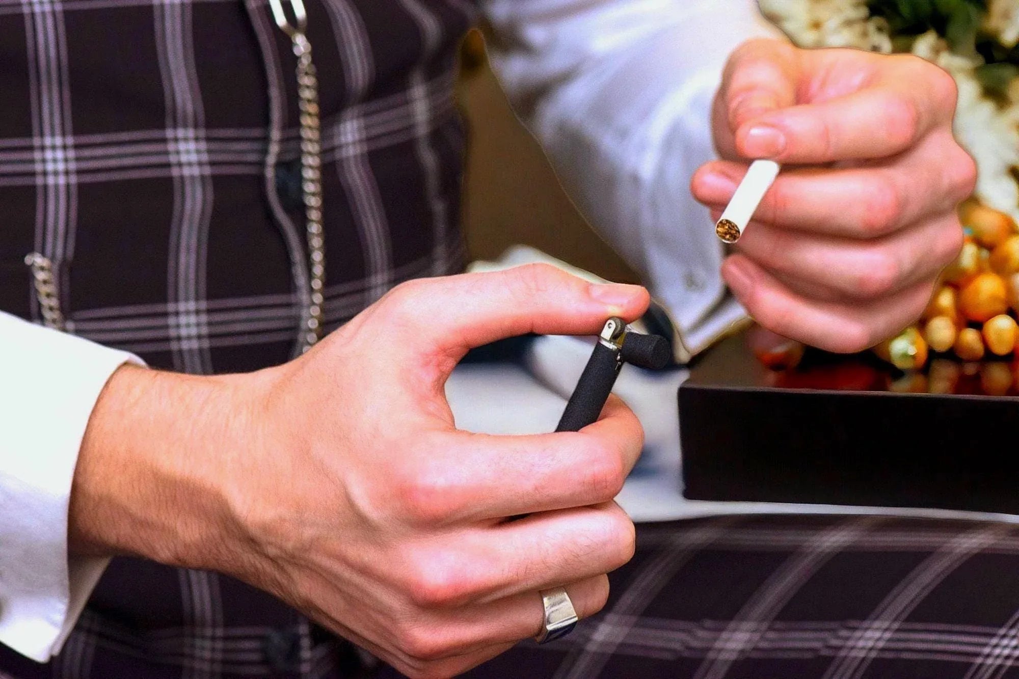 Briquet cigarette personnalisé GE acier noir – style élégant de poche - Roaring 20s Paris