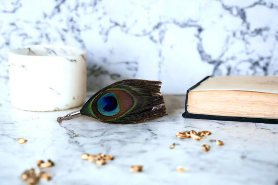 Broche épingle costume col femme plume G – style Peaky Blinders - Roaring 20s Paris