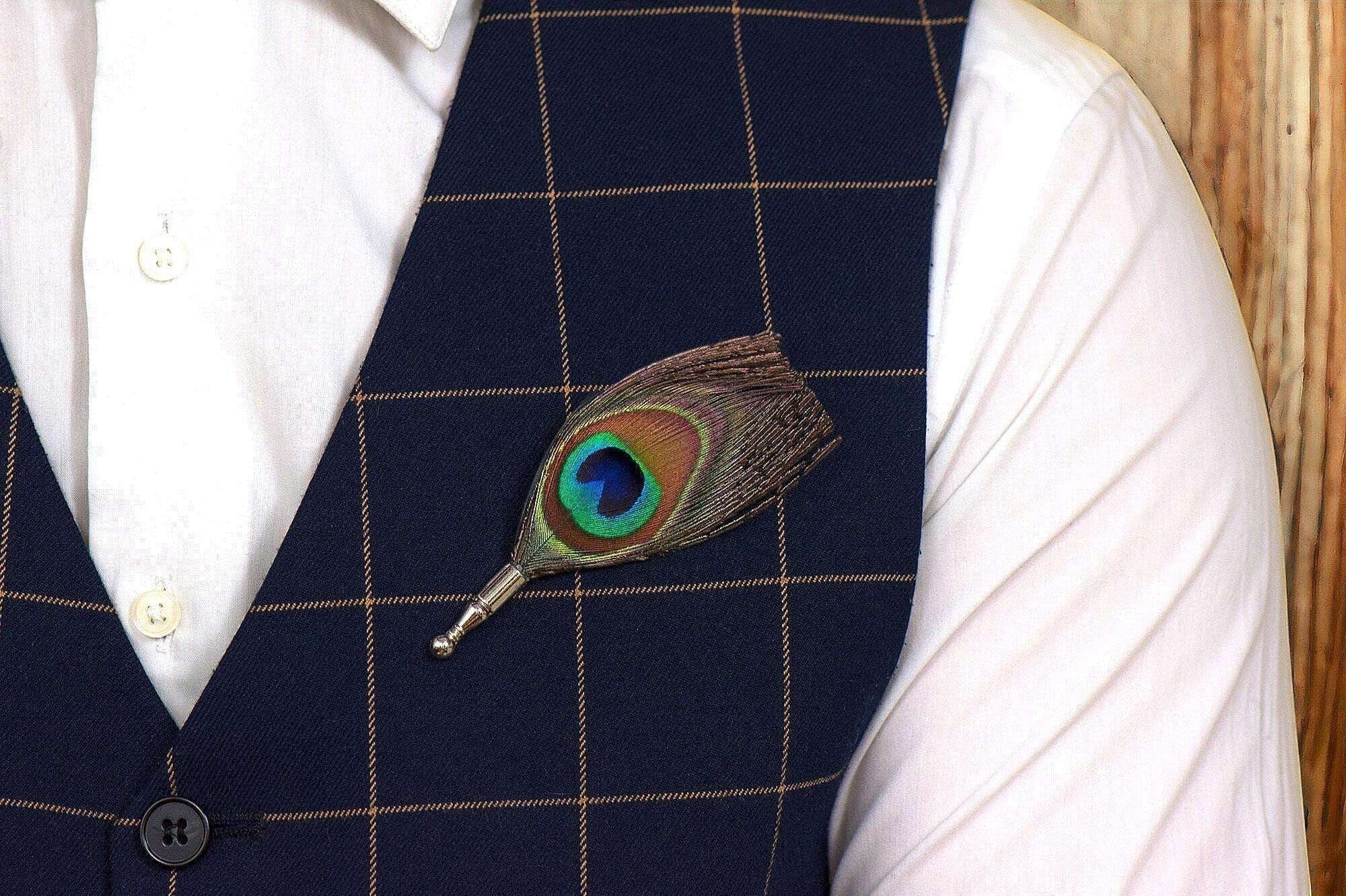 Broche épingle costume col femme plume G – style Peaky Blinders k1qbj8-tb.myshopify.com accessoire costume idée cadeau, accessoire peaky blinders or, broche à écharpe cadeau idée, Broche épingle mariage tenue, Broche épingle à vêtement idée, cadeau idée garçon honneur, mariage boheme chic acier, tenue témoin mariage costume, épingle à chapeau broche idée, épingle à chignon cadeau idée, Épingle à costume col femme, Épingle à cravate pour homme, Épingle à perles pour mariage