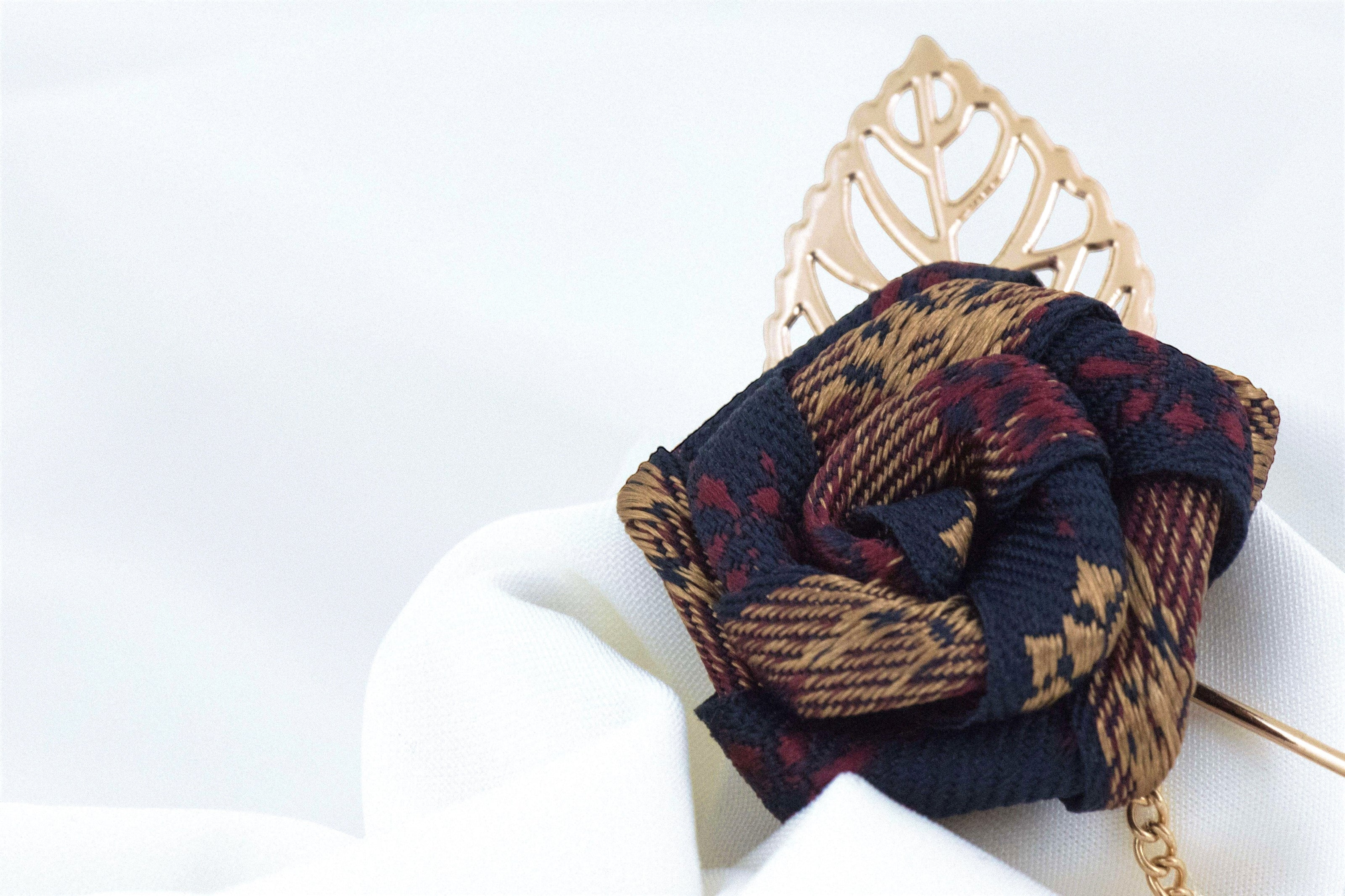 Broche épingle mariage tenue - épingle costume col acier or K, cadeau k1qbj8-tb.myshopify.com accessoire peaky blinders or, broche personnalisé gravure, broche à écharpe cadeau idée, broche épingle mariage tenue, broche épingle à vêtement idée, cadeau idée garçon honneur, cadeau personnalisé gravure, mariage bohème chic acier, tenue témoin mariage costume, épingle à chapeau broche idée, épingle à costume col femme, épingle à cravate pour homme, épingle à perles pour mariage