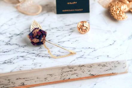 Broche épingle mariage tenue - épingle costume col acier or K, cadeau k1qbj8-tb.myshopify.com accessoire peaky blinders or, broche personnalisé gravure, broche à écharpe cadeau idée, broche épingle mariage tenue, broche épingle à vêtement idée, cadeau idée garçon honneur, cadeau personnalisé gravure, mariage bohème chic acier, tenue témoin mariage costume, épingle à chapeau broche idée, épingle à costume col femme, épingle à cravate pour homme, épingle à perles pour mariage