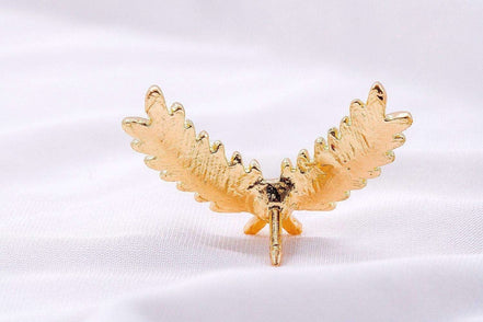 Broche épingle mariage tenue acier or E – accessoire bohème chic k1qbj8-tb.myshopify.com accessoire peaky blinders or, Broche personnalisé gravure, broche à écharpe cadeau idée, Broche épingle mariage tenue, Broche épingle à vêtement idée, cadeau personnalisé gravure, mariage boheme chic acier, tenue témoin mariage costume, épingle à chapeau broche idée, épingle à chignon cadeau idée, Épingle à costume col femme, Épingle à cravate pour homme, Épingle à perles pour mariage