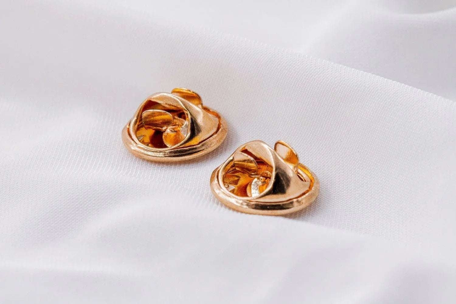 Broche épingle mariage tenue acier or E – accessoire bohème chic k1qbj8-tb.myshopify.com accessoire peaky blinders or, Broche personnalisé gravure, broche à écharpe cadeau idée, Broche épingle mariage tenue, Broche épingle à vêtement idée, cadeau personnalisé gravure, mariage boheme chic acier, tenue témoin mariage costume, épingle à chapeau broche idée, épingle à chignon cadeau idée, Épingle à costume col femme, Épingle à cravate pour homme, Épingle à perles pour mariage