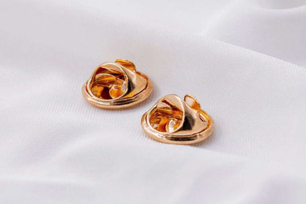 Broche épingle mariage tenue acier or E – accessoire bohème chic k1qbj8-tb.myshopify.com accessoire peaky blinders or, Broche personnalisé gravure, broche à écharpe cadeau idée, Broche épingle mariage tenue, Broche épingle à vêtement idée, cadeau personnalisé gravure, mariage boheme chic acier, tenue témoin mariage costume, épingle à chapeau broche idée, épingle à chignon cadeau idée, Épingle à costume col femme, Épingle à cravate pour homme, Épingle à perles pour mariage