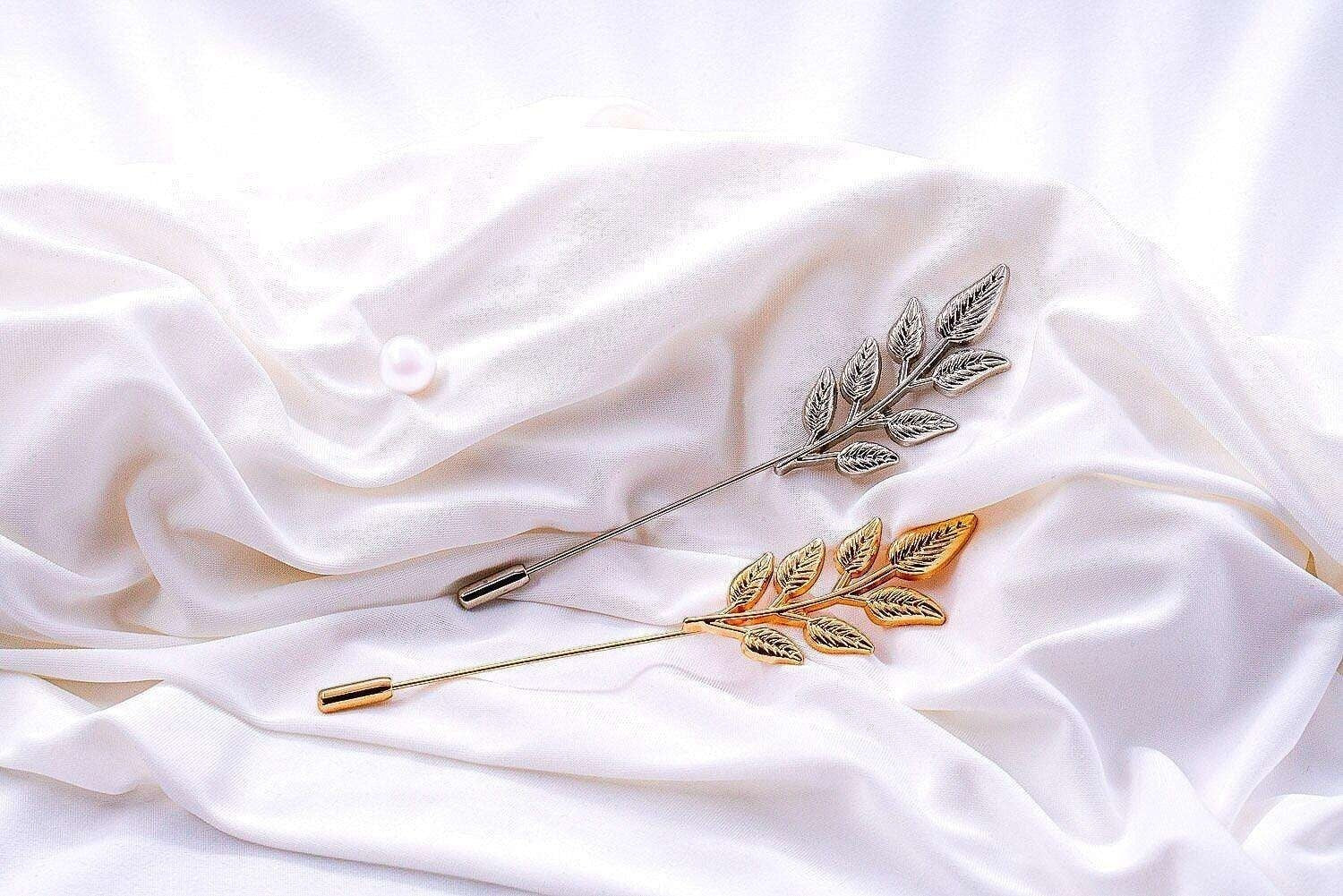Broche épingle mariage tenue en acier or D – accessoire bohème chic k1qbj8-tb.myshopify.com accessoire peaky blinders or, broche bijoux fantaisie idée, broche à écharpe cadeau idée, Broche épingle mariage tenue, Broche épingle à vêtement idée, costume mariage homme idée, mariage boheme chic acier, tenue témoin mariage costume, épingle à chapeau broche idée, épingle à chignon cadeau idée, Épingle à costume col femme, Épingle à cravate pour homme, Épingle à perles pour mariage