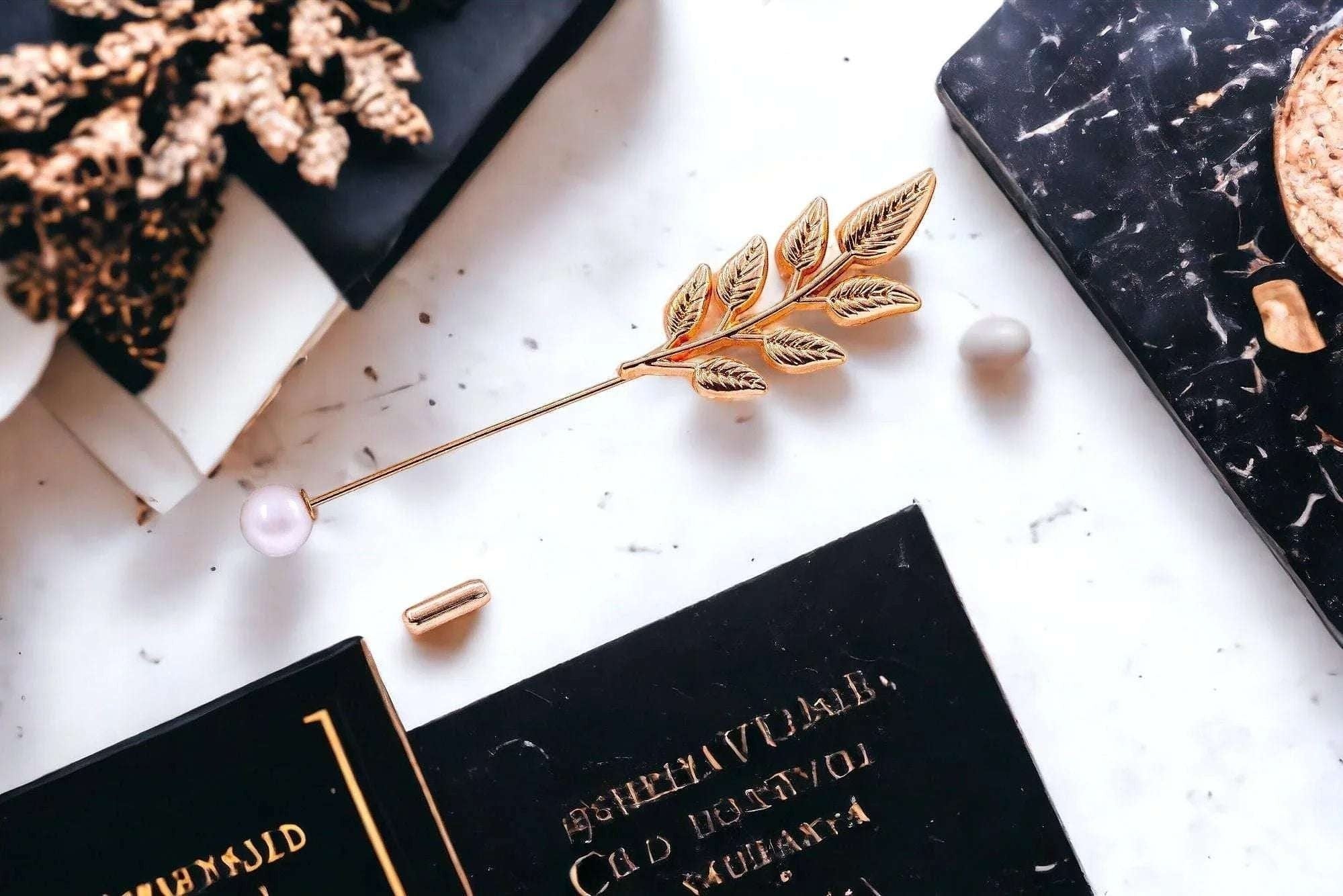 Broche épingle vêtement perle Perséphone – accessoire élégant k1qbj8-tb.myshopify.com accessoire costume idée cadeau, broche bijoux fantaisie idée, broche à écharpe cadeau idée, Broche épingle à vêtement idée, cadeau idée garçon honneur, cadeau pas cher idée anniv, costume mariage homme idée, personnalise idée cadeau 2025, tenue témoin mariage costume, épingle à chapeau broche idée, épingle à chignon cadeau idée, Épingle à cravate pour homme, Épingle à perles pour mariage