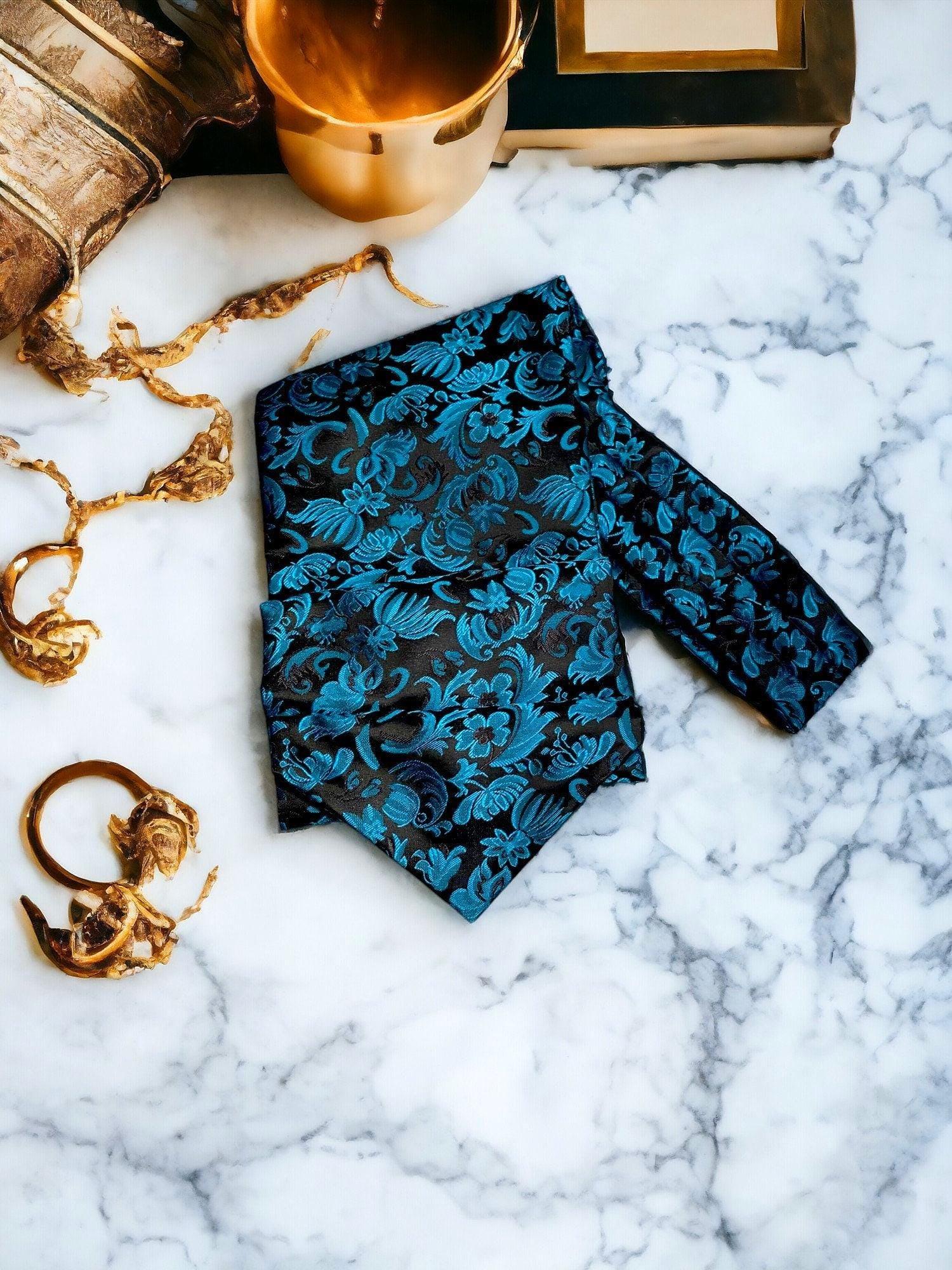 Cravate Ascot en soie bleue Fenhli – lavallière homme chic - Roaring 20s Paris