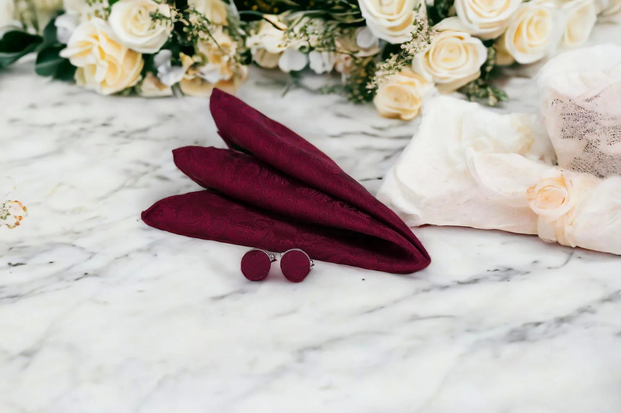 Cravate Ascot soie rouge Hart élégante – lavallière homme notaire - Roaring 20s Paris