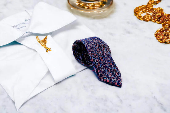 Cravate en soie fleurie à rose Wilder – élégance costume homme - Roaring 20s Paris