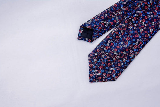 Cravate en soie fleurie à rose Wilder – élégance costume homme - Roaring 20s Paris