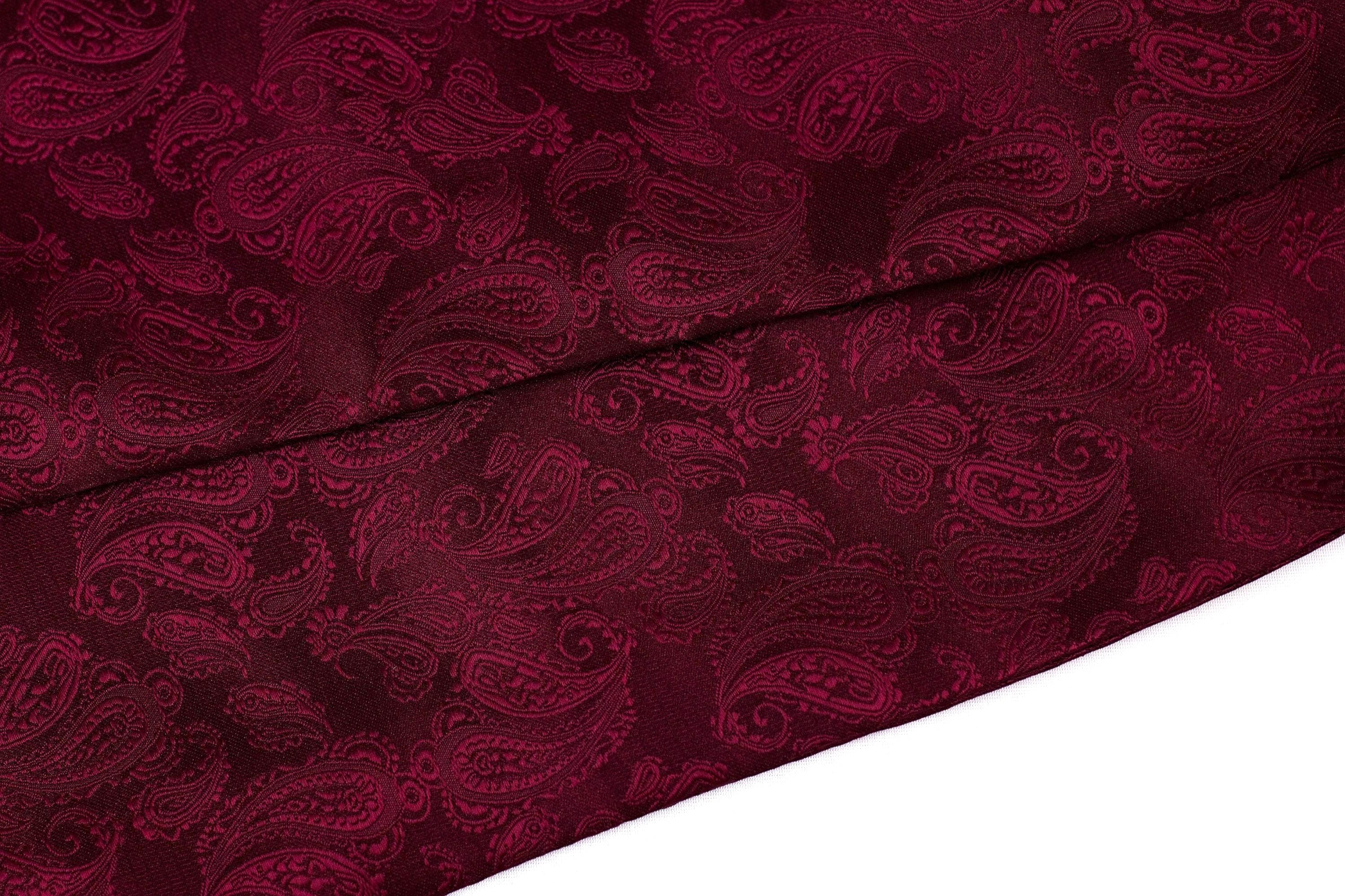 Cravate Ascot soie rouge Hart élégante – lavallière homme notaire k1qbj8-tb.myshopify.com Ascot motifs géométriques, Ascot à rayures fines cravate, cadeau pas cher idée offrir, costume mariage homme idée, Cravate Ascot en soie cadeau, Cravate Ascot pour mariage, Cravate Ascot à rayures fines, cravate de notaire homme, idée accessoire peaky blinders, mariage boheme chic costume, Noeud de cravate costume, tailleur femme chic mariage, tenue témoin mariage costume