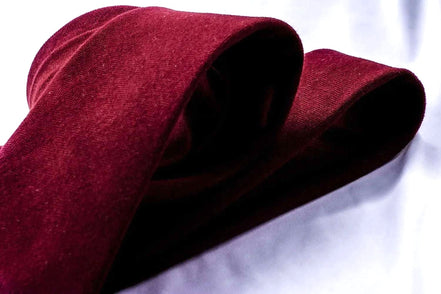 Cravate costume en cachemire bordeaux Martin Hart - élégant costume k1qbj8-tb.myshopify.com accessoire pour vetement idée, chemise cravate femme idée, costard cravate idée costume, Cravate cadeau à rayures fines, cravate de notaire homme, Cravate en soie à offrir idée, Cravate pour mariage costume, Cravate à motifs géométriques, idée accessoire peaky blinders, idée cadeau anniversaire homme, Noeud de cravate cadeau, tailleur femme chic mariage, tenue mariage garcon honneur