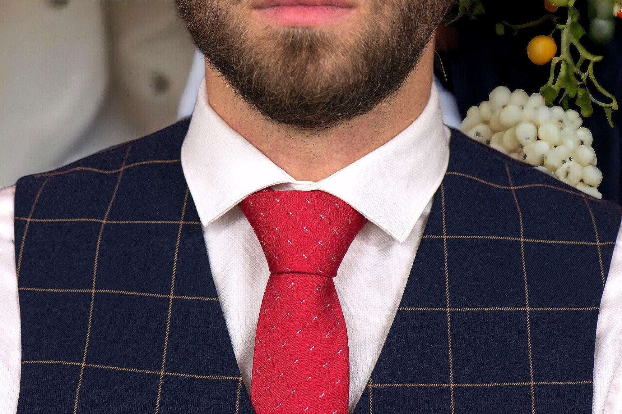 Cravate de costume, cravate notaire homme, cravate motif soie rouge F k1qbj8-tb.myshopify.com accessoire pour vêtement idée, chemise cravate femme idée, costard cravate idée costume, cravate cadeau à rayures fines, cravate de costume soie rouge, cravate de notaire homme, cravate en soie à offrir idée, cravate à motifs géométriques, idée accessoire peaky blinders, mariage bohème chic costume, nœud de cravate cadeau, tailleur femme chic mariage, tenue mariage garçon honneur