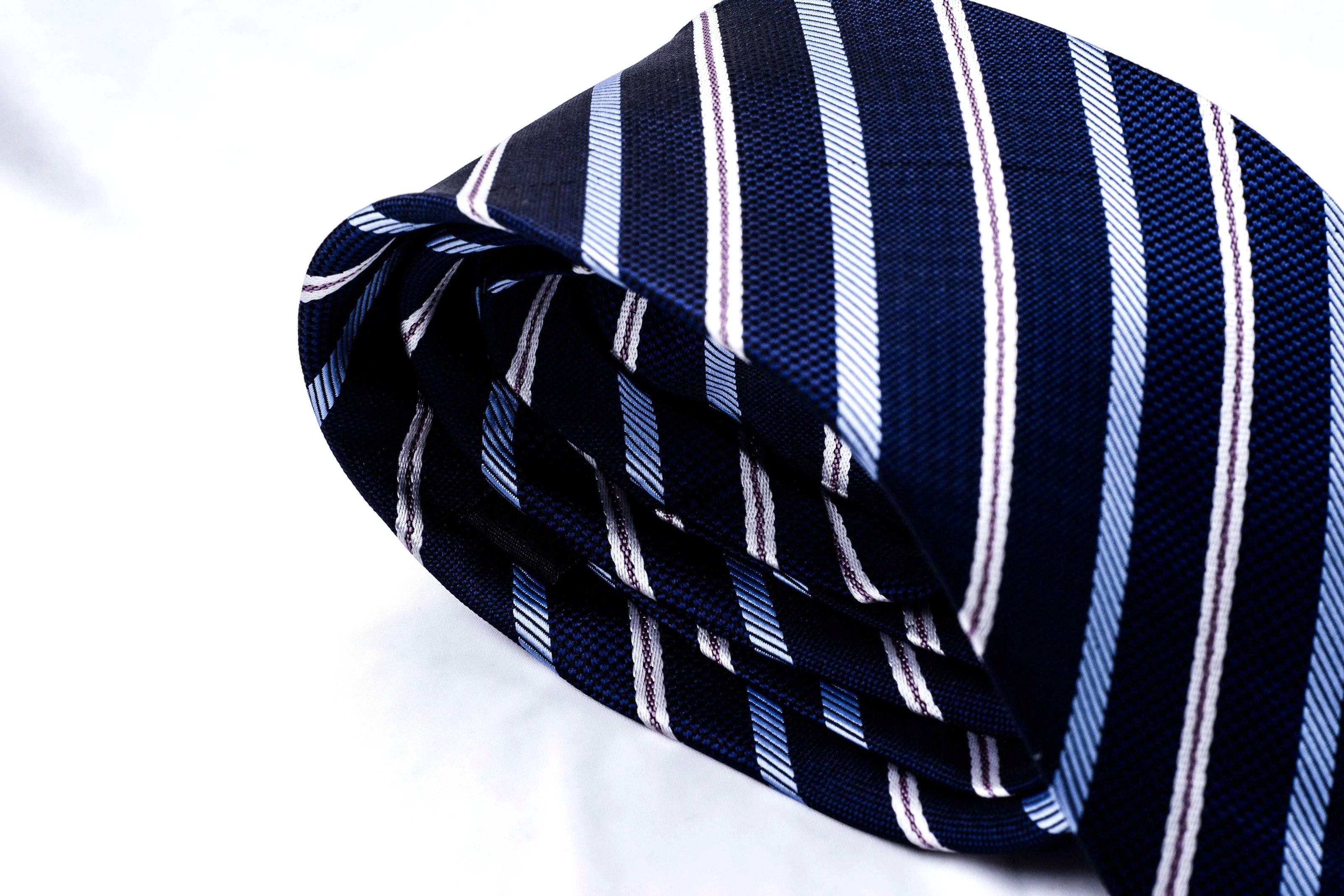 Cravate de costume, cravate notaire homme, cravate rayures soie bleu L k1qbj8-tb.myshopify.com accessoire pour vêtement idée, chemise cravate femme idée, costard cravate idée costume, cravate cadeau à rayures fines, cravate de costume soie rouge, cravate de notaire homme, cravate en soie à offrir idée, cravate à motifs géométriques, idée accessoire peaky blinders, mariage bohème chic costume, nœud de cravate cadeau, tailleur femme chic mariage, tenue mariage garçon honneur
