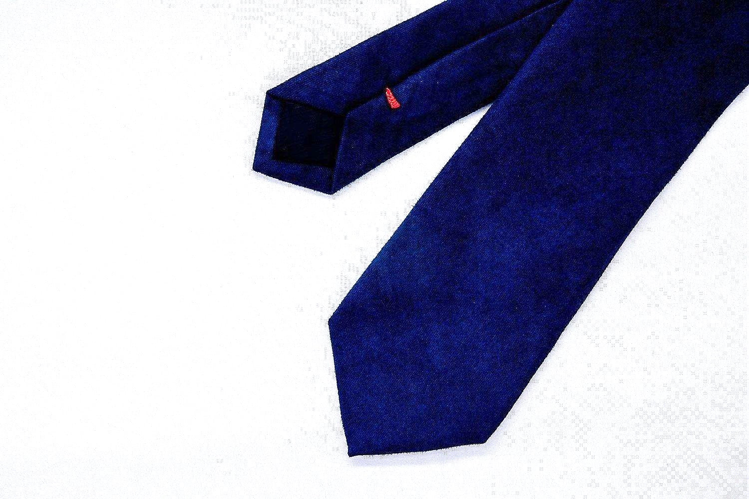 Cravate en cachemire bleu Rust Cohle – cravate de notaire homme chic k1qbj8-tb.myshopify.com accessoire pour vetement idée, chemise cravate femme idée, costard cravate idée costume, Cravate cadeau à rayures fines, cravate de notaire homme, Cravate en soie à offrir idée, Cravate pour mariage costume, Cravate à motifs géométriques, idée accessoire peaky blinders, idée cadeau anniversaire homme, Noeud de cravate cadeau, tailleur femme chic mariage, tenue mariage garcon honneur
