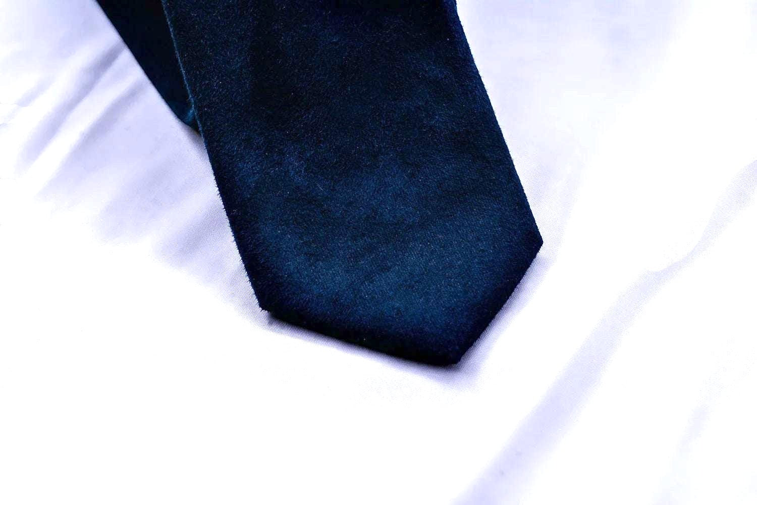Cravate en cachemire bleu Rust Cohle – cravate de notaire homme chic k1qbj8-tb.myshopify.com accessoire pour vetement idée, chemise cravate femme idée, costard cravate idée costume, Cravate cadeau à rayures fines, cravate de notaire homme, Cravate en soie à offrir idée, Cravate pour mariage costume, Cravate à motifs géométriques, idée accessoire peaky blinders, idée cadeau anniversaire homme, Noeud de cravate cadeau, tailleur femme chic mariage, tenue mariage garcon honneur