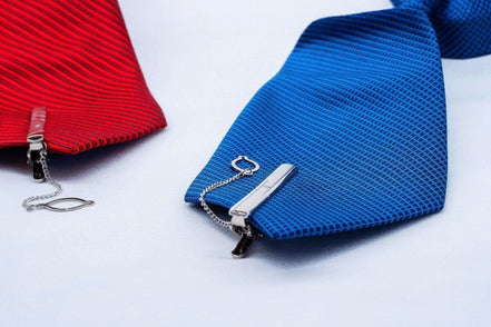 Cravate en soie bleue Mike Ross – cravate de notaire homme élégante k1qbj8-tb.myshopify.com accessoire pour vetement idée, chemise cravate femme idée, costard cravate idée costume, Cravate cadeau à rayures fines, cravate de notaire homme, Cravate en soie à offrir idée, Cravate pour mariage costume, Cravate à motifs géométriques, idée accessoire peaky blinders, idée cadeau anniversaire homme, Noeud de cravate cadeau, tailleur femme chic mariage, tenue mariage garcon honneur