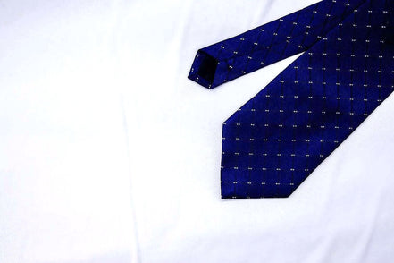 Cravate à motif, cravate de notaire homme, cravate costume en soie V k1qbj8-tb.myshopify.com accessoire pour vêtement idée, chemise cravate femme idée, costard cravate idée costume, cravate cadeau à rayures fines, cravate de notaire homme, cravate en soie à offrir idée, cravate pour mariage costume, cravate à motifs géométriques, idée accessoire peaky blinders, idée cadeau anniversaire homme, nœud de cravate cadeau, tailleur femme chic mariage, tenue mariage garçon honneur