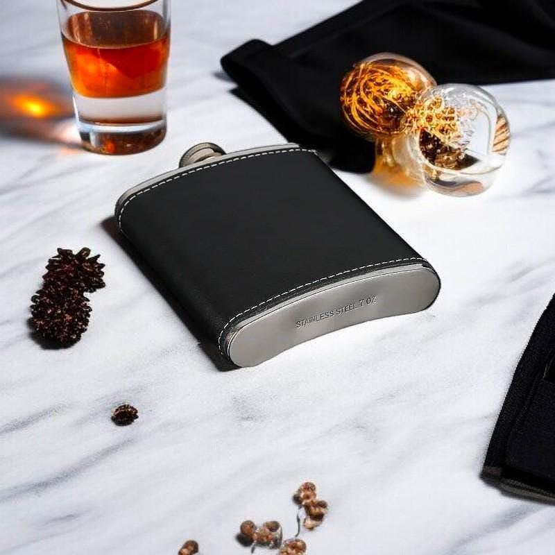 Flasque de poche personnalisée M.C. Shelby – idée cadeau whisky chic - Roaring 20s Paris