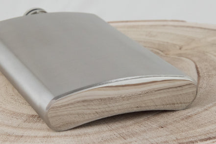 Flasque whisky de poche acier B personnalisée : monogramme, nom, date - Roaring 20s Paris