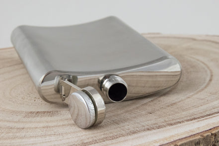 Flasque whisky de poche acier B personnalisée : monogramme, nom, date - Roaring 20s Paris