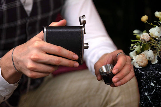 Flasque whisky personnalisée Kit – cuir gravé avec nom ou date unique - Roaring 20s Paris