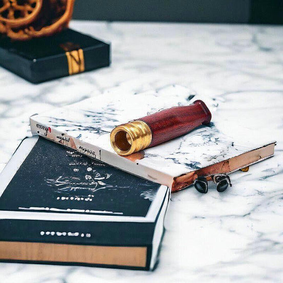 Fume cigarette Heily Shelby – bois noyer personnalisé, cadeau mariage - Roaring 20s Paris