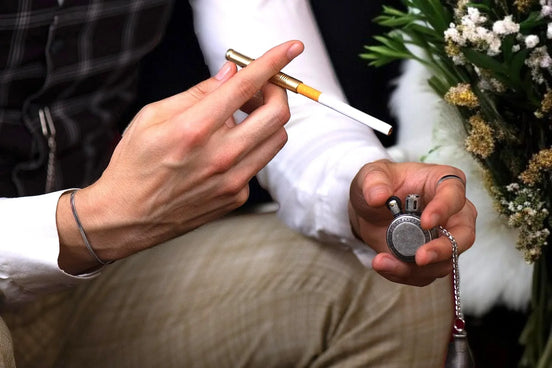 Fume-cigarette personnalisé acier or slim – modèle vintage gravé chic - Roaring 20s Paris