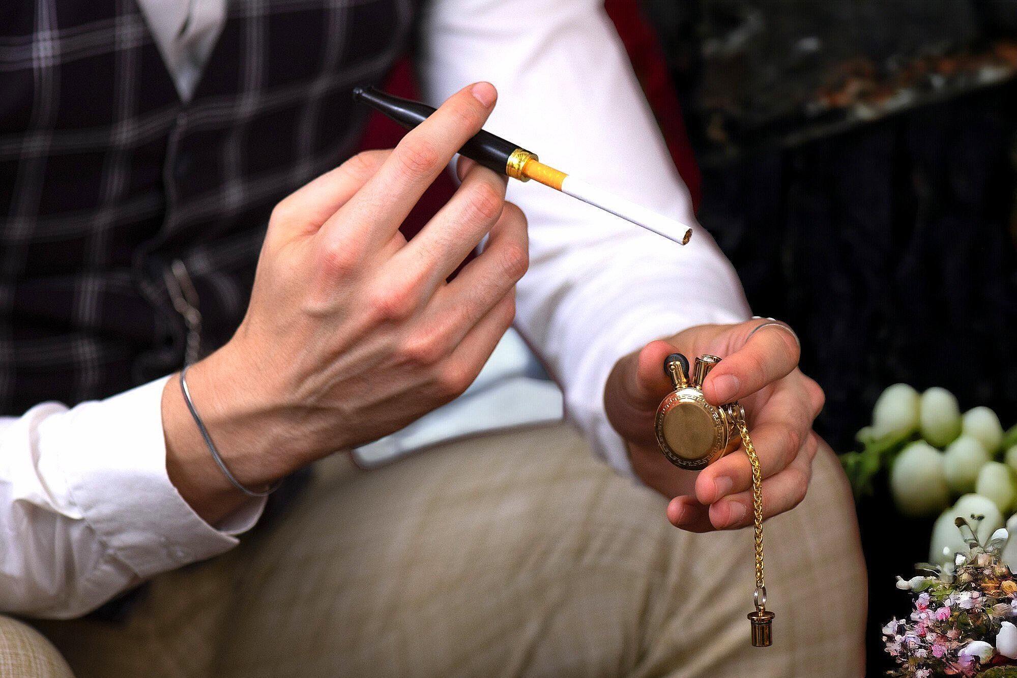 Fume cigarette personnalisé femme – bois Franco Shelby cadeau ami - Roaring 20s Paris