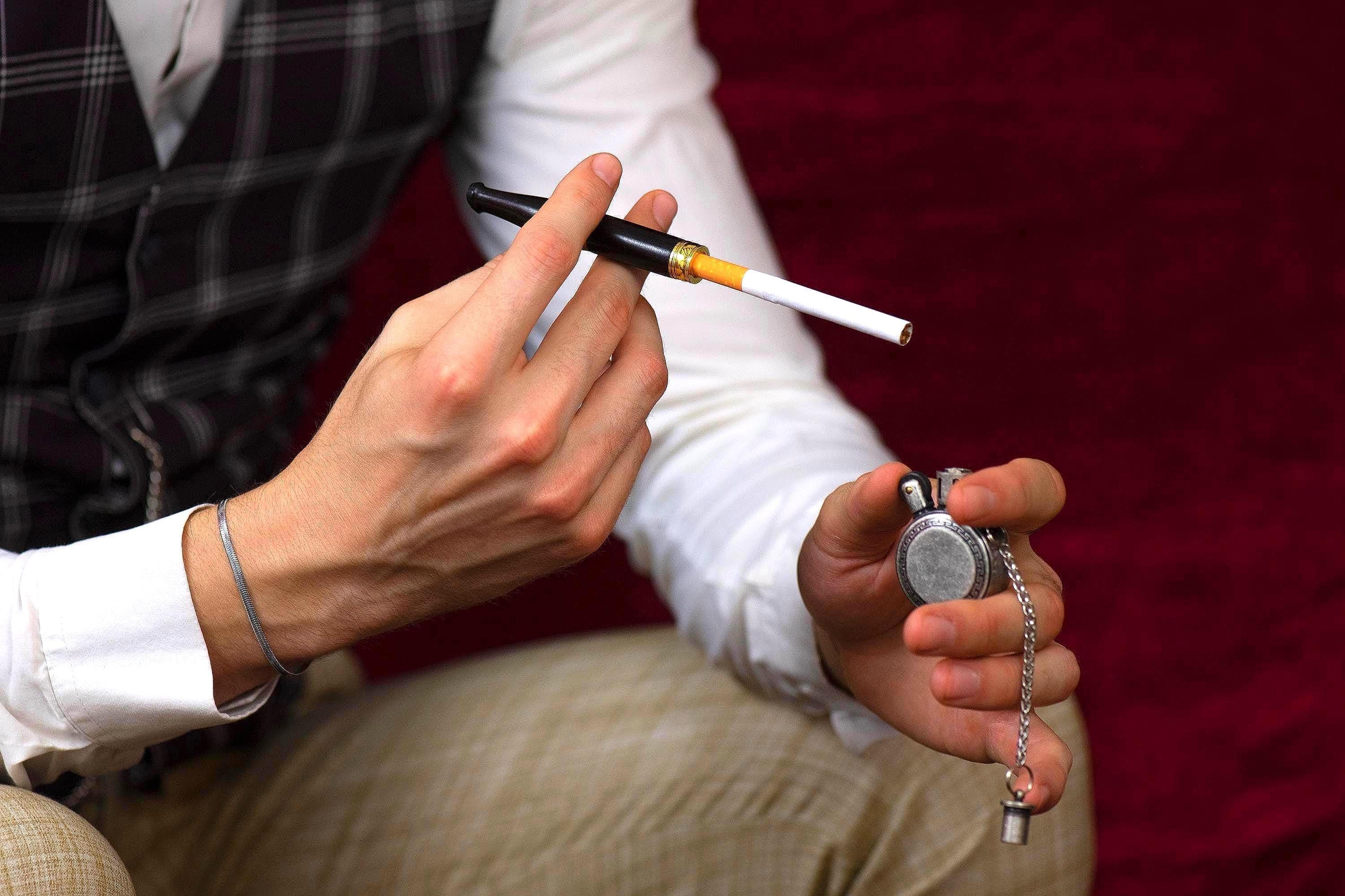 Fume cigarette personnalisé femme – bois noyer homme Shelby rétro - Roaring 20s Paris