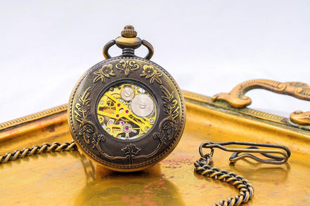 Montre gousset personnalisée Hook acier laiton – antique gravée chic - Roaring 20s Paris