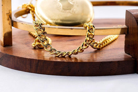 Montre gousset personnalisée Shelby – squelette engrenage gravée chic - Roaring 20s Paris