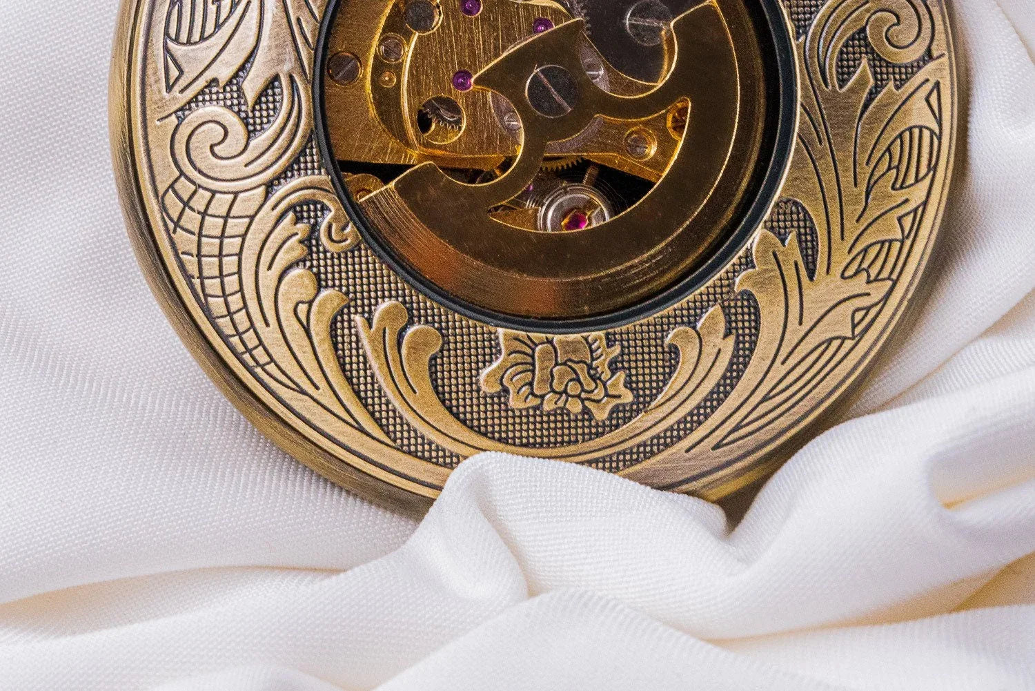 Montre gousset personnalisée Watson en acier laiton – monogramme gravé - Roaring 20s Paris