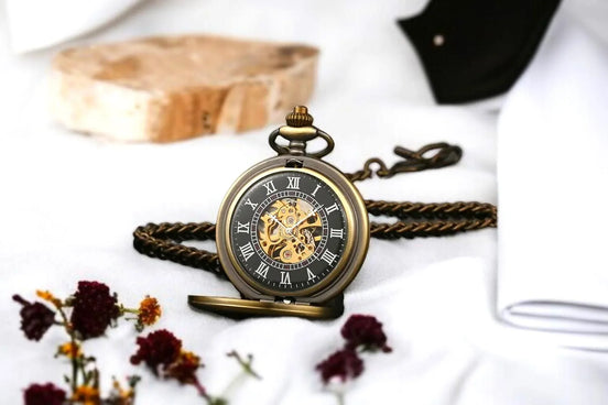 Montre gousset personnalisée acier – cadeau élégant monogramme - Roaring 20s Paris