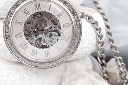 Montre Gousset personnalisée - montre de poche acier argent Pollock k1qbj8-tb.myshopify.com cadeau anniversaire mariage, cadeau collègue de travail, cadeau inoubliable pour chéri, cadeau original homme idée, cadeau qui touche un homme, montre de costume gravée, montre de poche personnalisée, montre gousset engrenage idée, montre gousset squelette idée, montre personnalisée mariage, montre à gousset de poche, montre à gousset fiancé cadeau, montre à gousset personnalisée