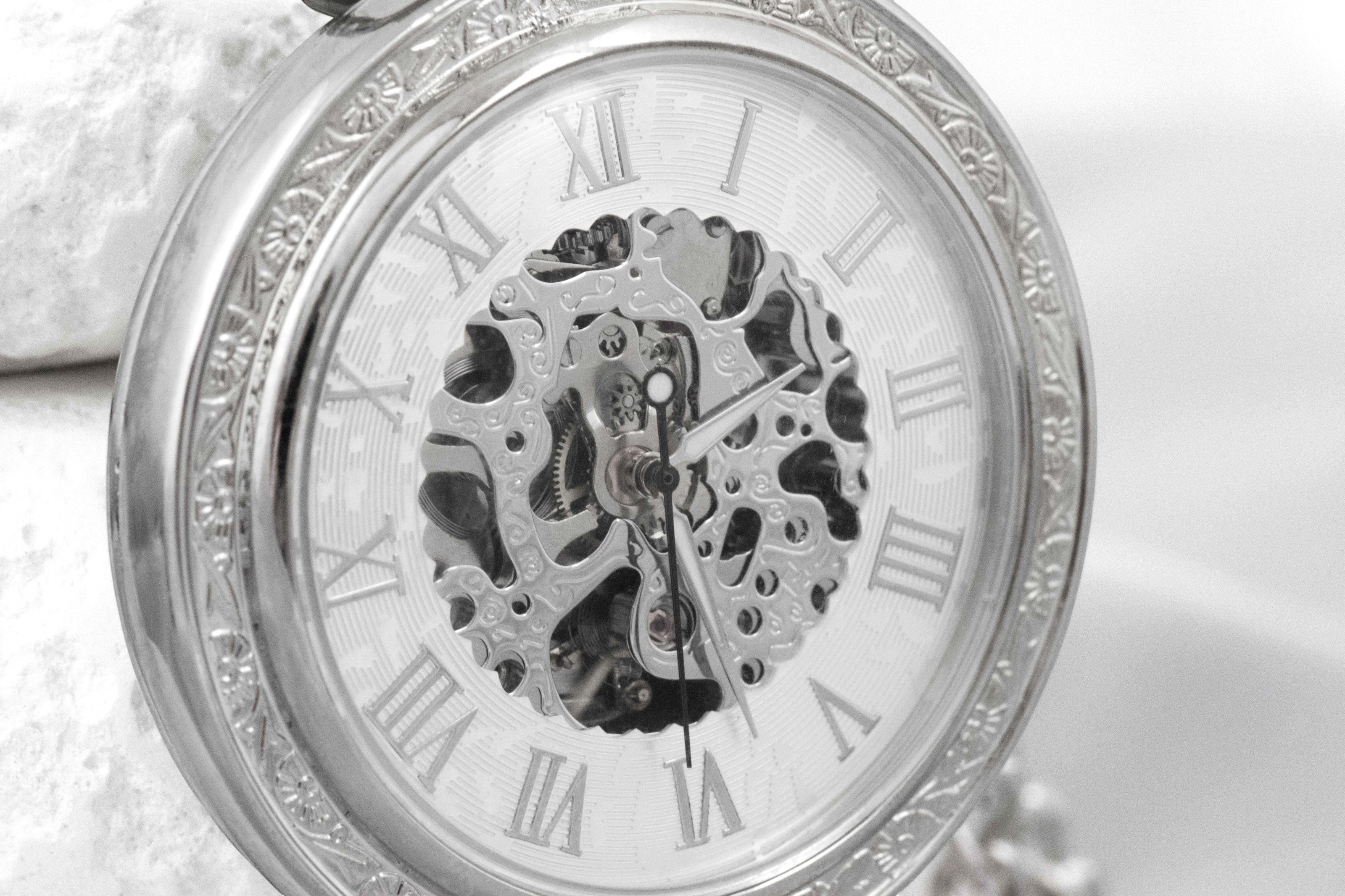Montre Gousset personnalisée - montre de poche acier argent Pollock k1qbj8-tb.myshopify.com cadeau anniversaire mariage, cadeau collègue de travail, cadeau inoubliable pour chéri, cadeau original homme idée, cadeau qui touche un homme, montre de costume gravée, montre de poche personnalisée, montre gousset engrenage idée, montre gousset squelette idée, montre personnalisée mariage, montre à gousset de poche, montre à gousset fiancé cadeau, montre à gousset personnalisée