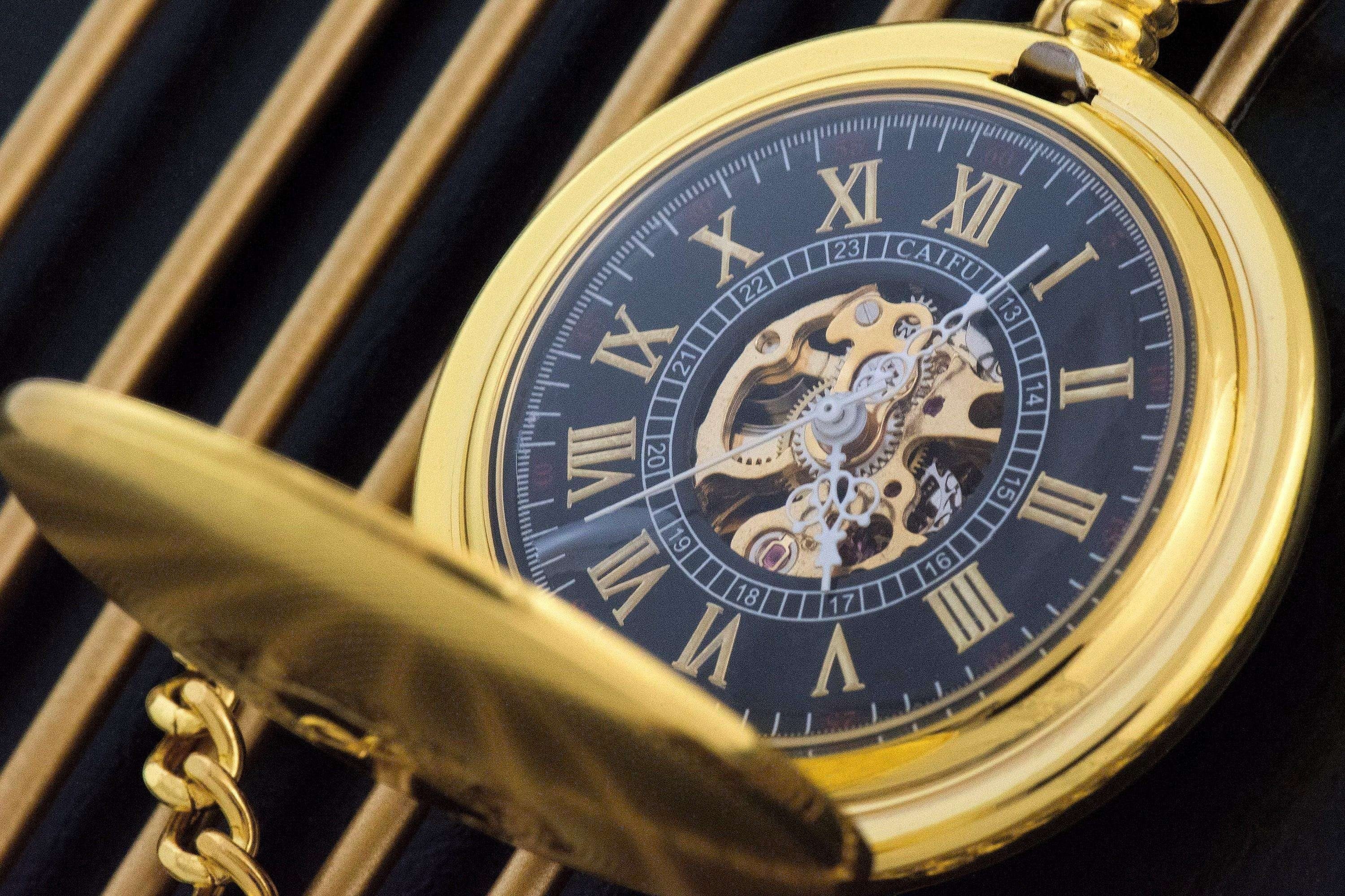 Montre Gousset personnalisée - montre de poche acier or Stevenson k1qbj8-tb.myshopify.com cadeau anniversaire mariage, cadeau collègue de travail, cadeau inoubliable pour chéri, cadeau original homme idée, cadeau qui touche un homme, montre de costume gravée, montre de poche personnalisée, montre gousset engrenage idée, montre gousset squelette idée, montre personnalisée mariage, montre à gousset de poche, montre à gousset fiancé cadeau, montre à gousset personnalisée