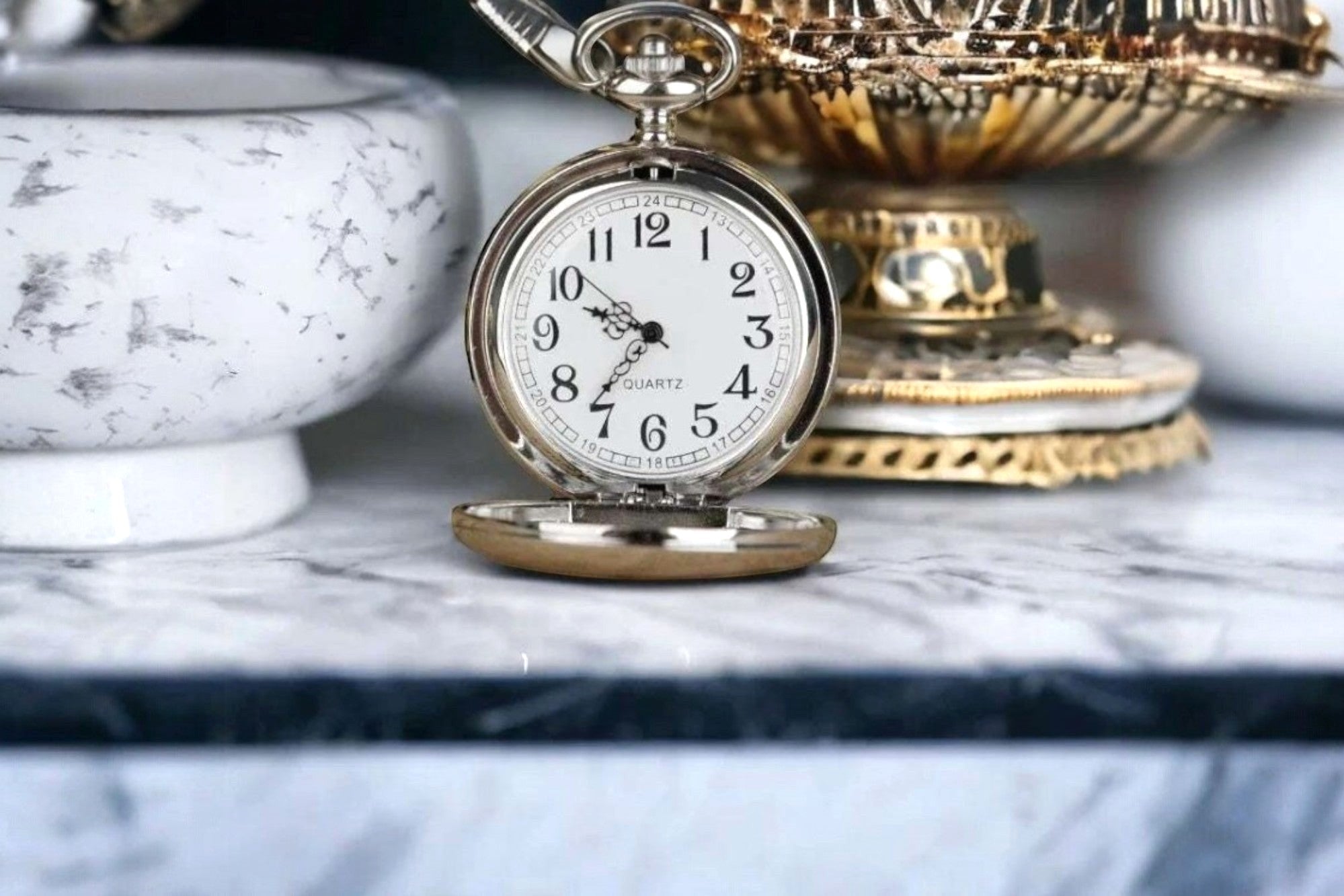 Montre Gousset personnalisée - montre de poche à pile acier or Shelby k1qbj8-tb.myshopify.com cadeau anniversaire mariage, cadeau collègue de travail, cadeau inoubliable pour chéri, cadeau original homme idée, cadeau qui touche un homme, montre de costume gravée, montre de poche personnalisée, montre gousset engrenage idée, montre gousset squelette idée, montre personnalisée mariage, montre à gousset de poche, montre à gousset fiancé cadeau, montre à gousset personnalisée