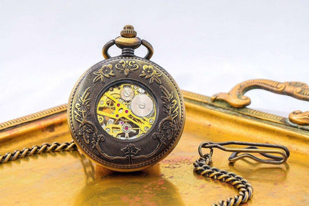 Montre gousset personnalisée Hook acier laiton – antique gravée chic k1qbj8-tb.myshopify.com cadeau anniversaire mariage, cadeau collègue de travail, cadeau inoubliable pour chéri, cadeau original homme idée, cadeau qui touche un homme, montre de costume gravée, montre de poche personnalisée, Montre gousset engrenage idée, Montre gousset squelette idée, montre personnalisée mariage, montre à gousset de poche, montre à gousset fiancé cadeau, montre à gousset personnalisée