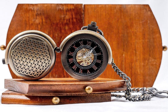 Montre personnalisée gousset Fibonacci laiton – idée cadeau unique k1qbj8-tb.myshopify.com cadeau anniversaire mariage, cadeau collègue de travail, cadeau inoubliable pour chéri, cadeau original homme idée, cadeau qui touche un homme, montre de costume gravée, montre de poche personnalisée, Montre gousset engrenage idée, Montre gousset squelette idée, montre personnalisée mariage, montre à gousset de poche, montre à gousset fiancé cadeau, montre à gousset personnalisée