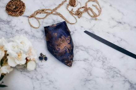 Mouchoir de poche costume en soie bleu Gemi – idée cadeau élégant - Roaring 20s Paris